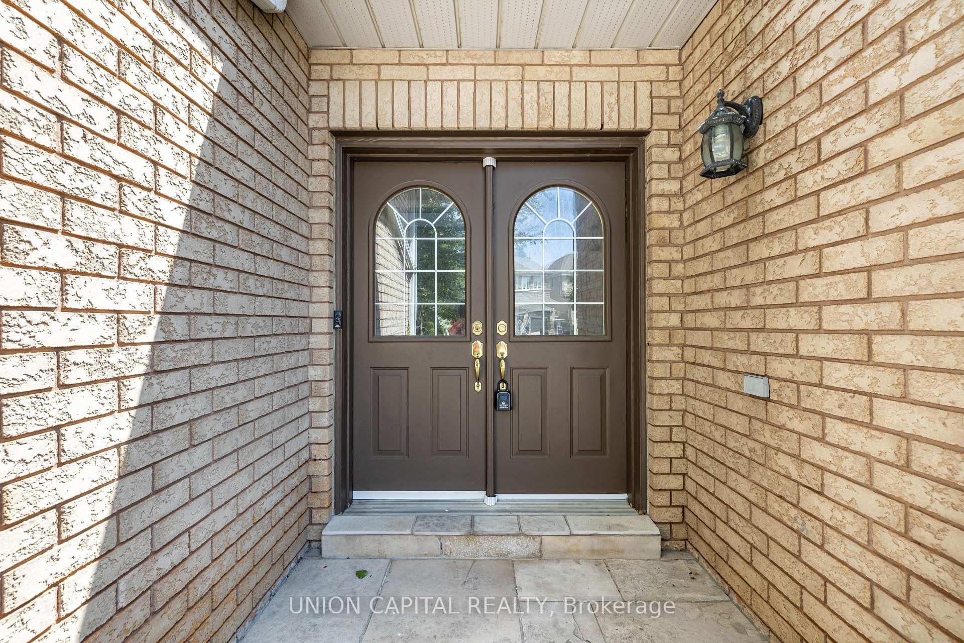 Photo 4 of 75 Langtry Place, Vaughan, Uplands — HOMEH