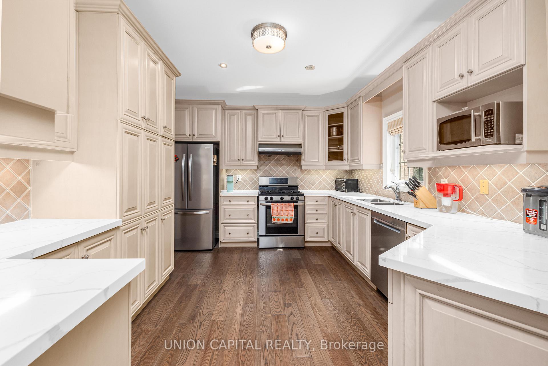 Photo 9 of 75 Langtry Place, Vaughan, Uplands — HOMEH