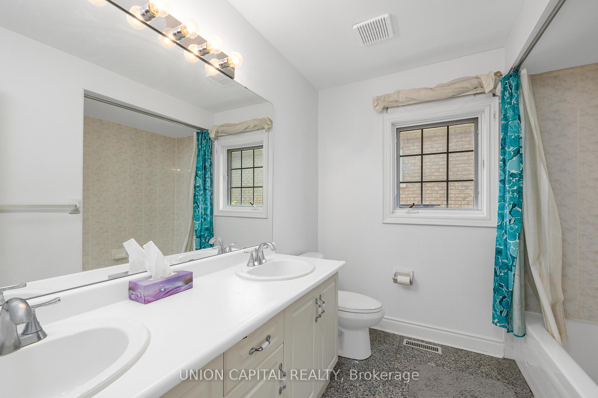 Photo 32 of 75 Langtry Place, Vaughan, Uplands — HOMEH