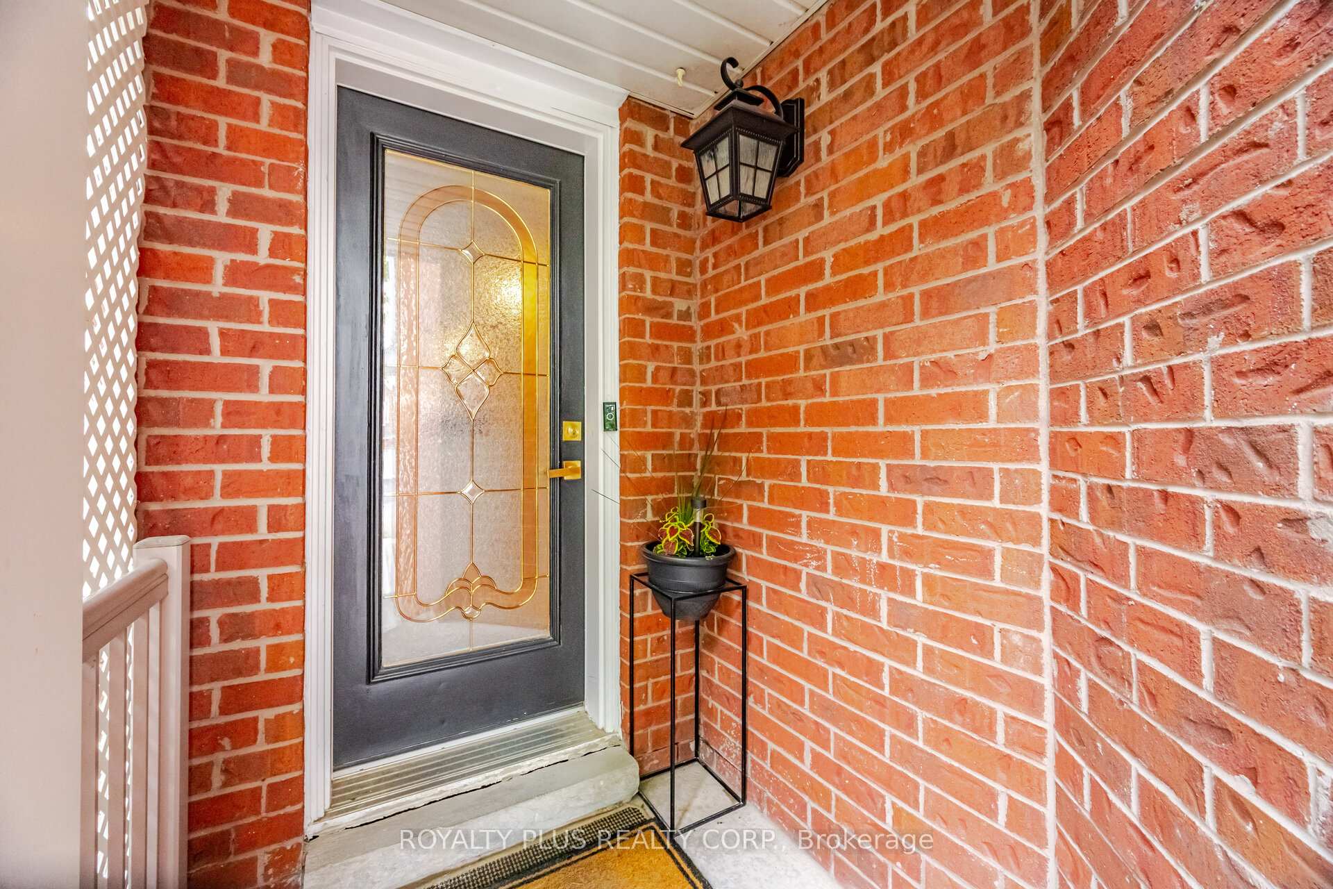 Photo 3 of 452 Jay Crescent, Orangeville — HOMEH