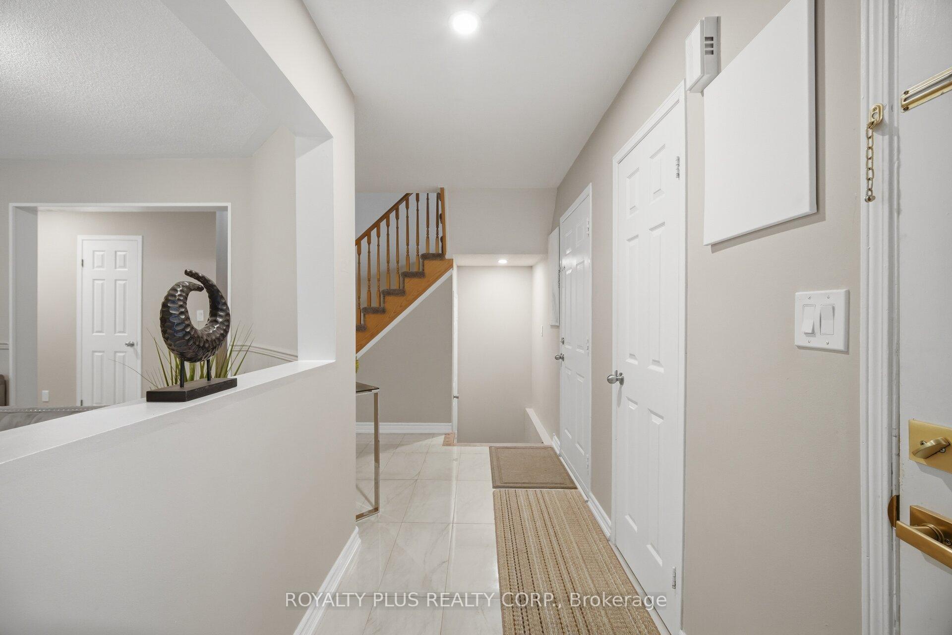 Photo 5 of 452 Jay Crescent, Orangeville — HOMEH