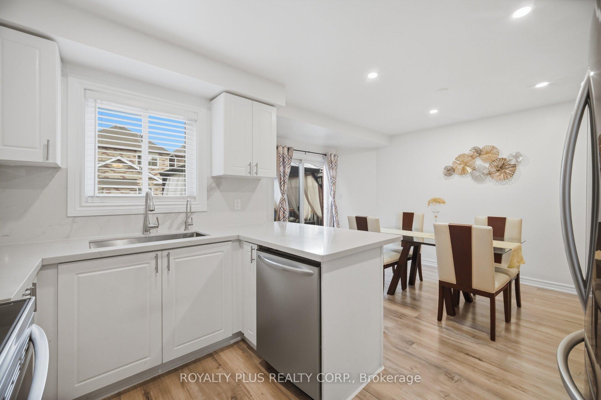 Photo 12 of 452 Jay Crescent, Orangeville — HOMEH