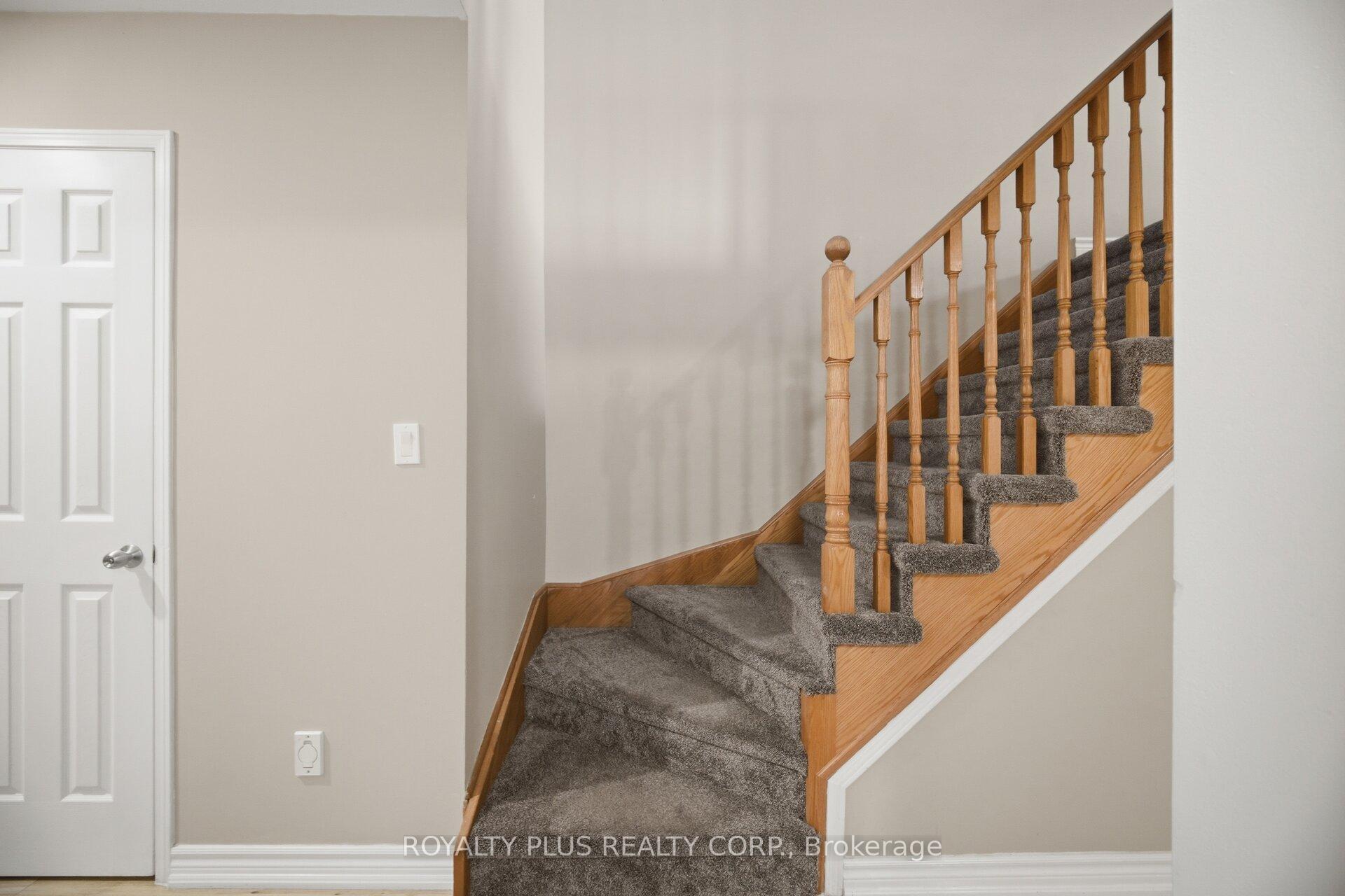 Photo 18 of 452 Jay Crescent, Orangeville — HOMEH