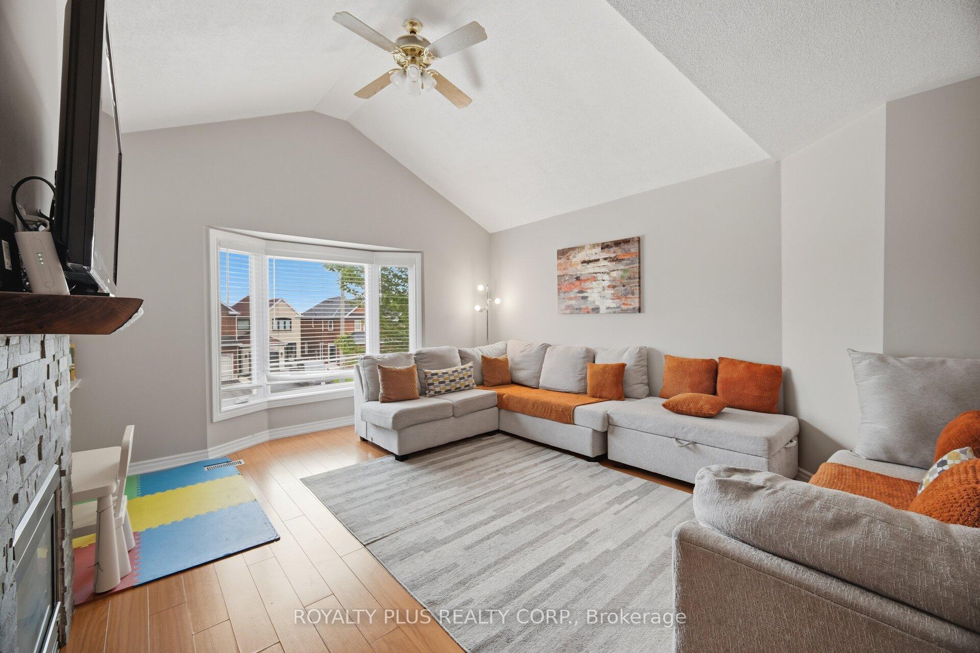 Photo 20 of 452 Jay Crescent, Orangeville — HOMEH