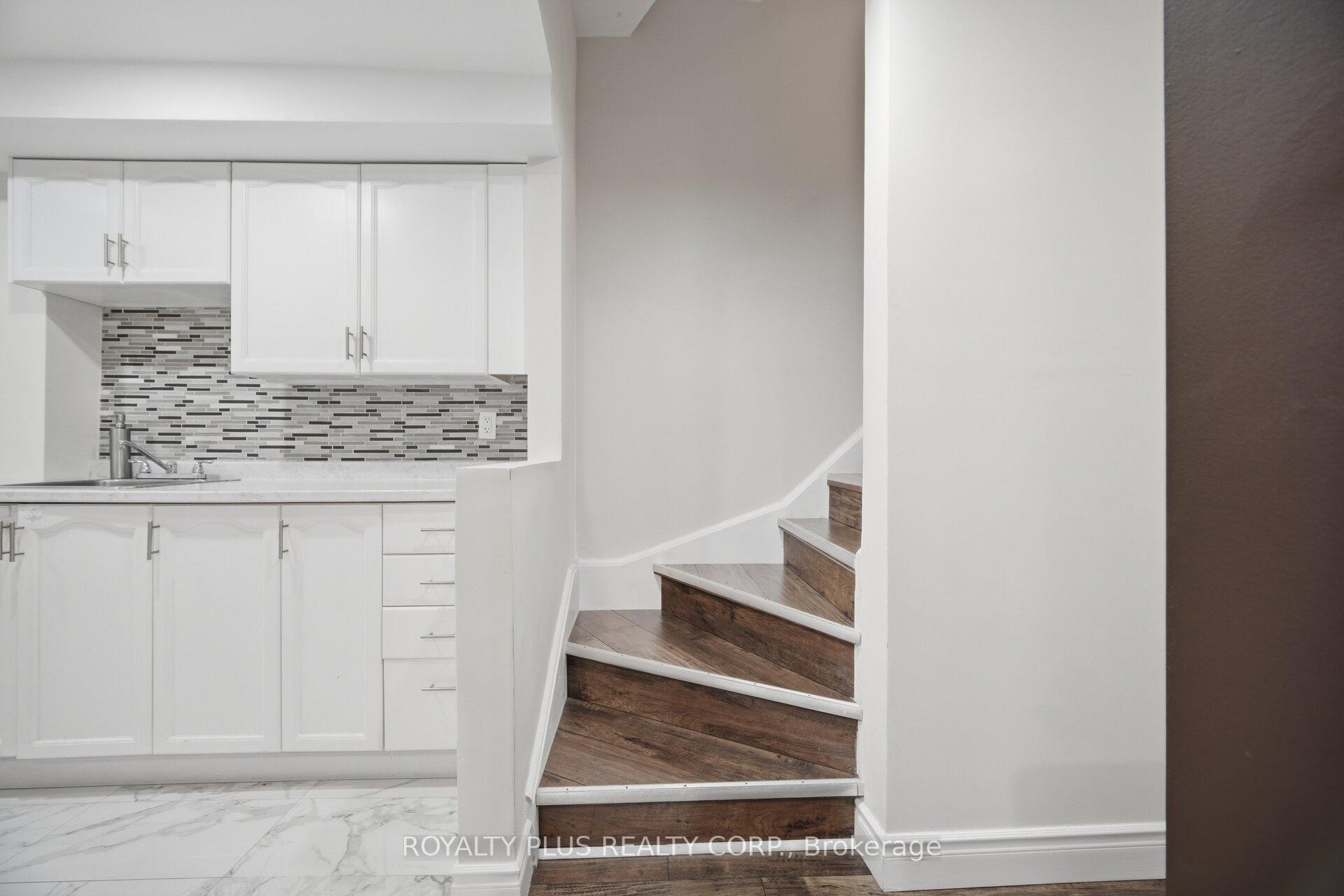 Photo 33 of 452 Jay Crescent, Orangeville — HOMEH