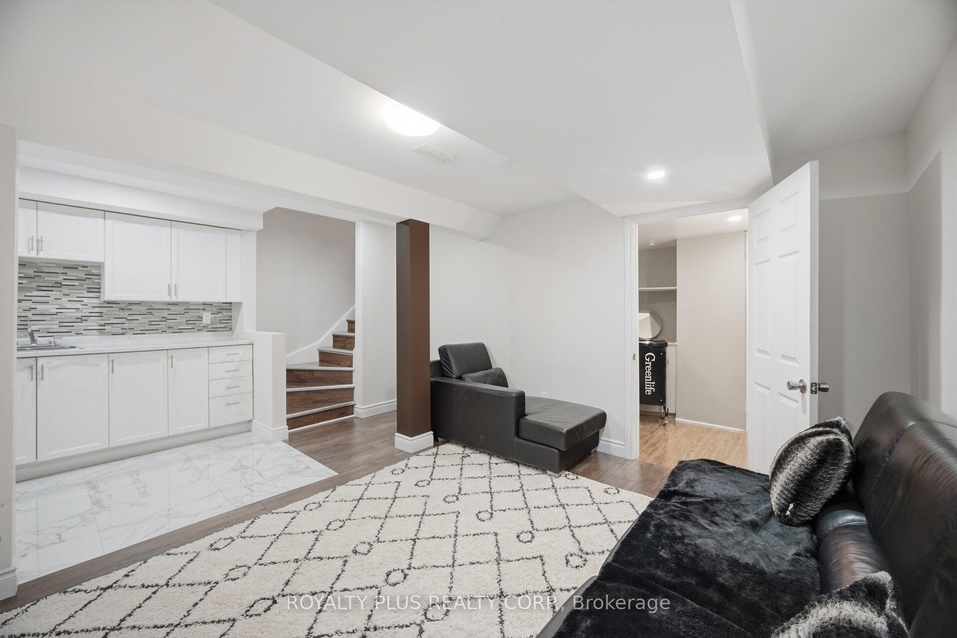 Photo 35 of 452 Jay Crescent, Orangeville — HOMEH