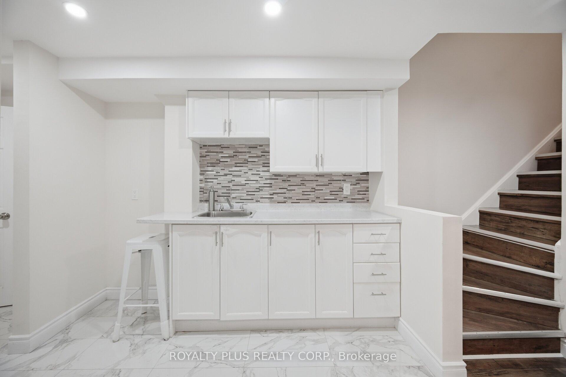 Photo 37 of 452 Jay Crescent, Orangeville — HOMEH