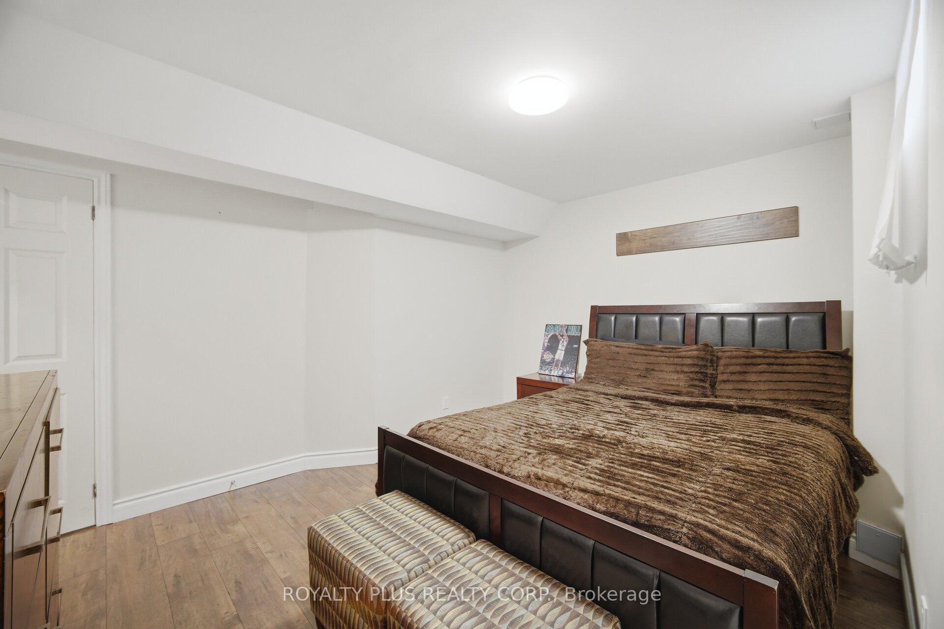 Photo 42 of 452 Jay Crescent, Orangeville — HOMEH
