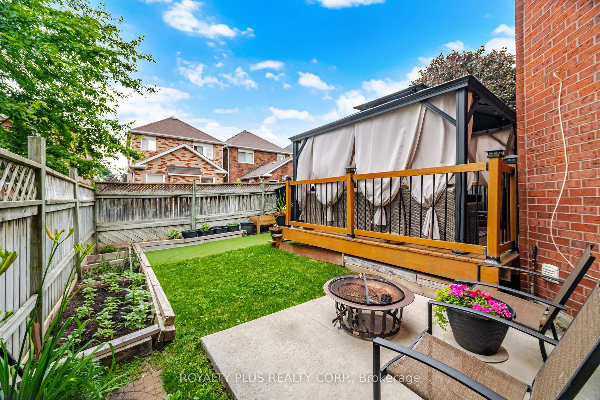 Photo 50 of 452 Jay Crescent, Orangeville — HOMEH