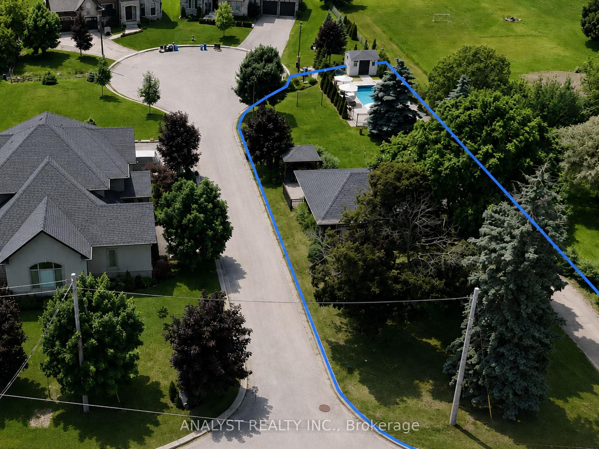 Photo 2 of 70 Simmons Street, Vaughan, Elder Mills — HOMEH