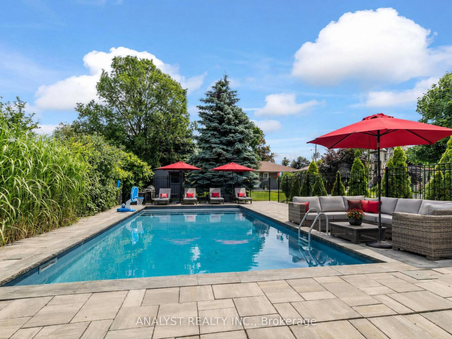 Photo 4 of 70 Simmons Street, Vaughan, Elder Mills — HOMEH