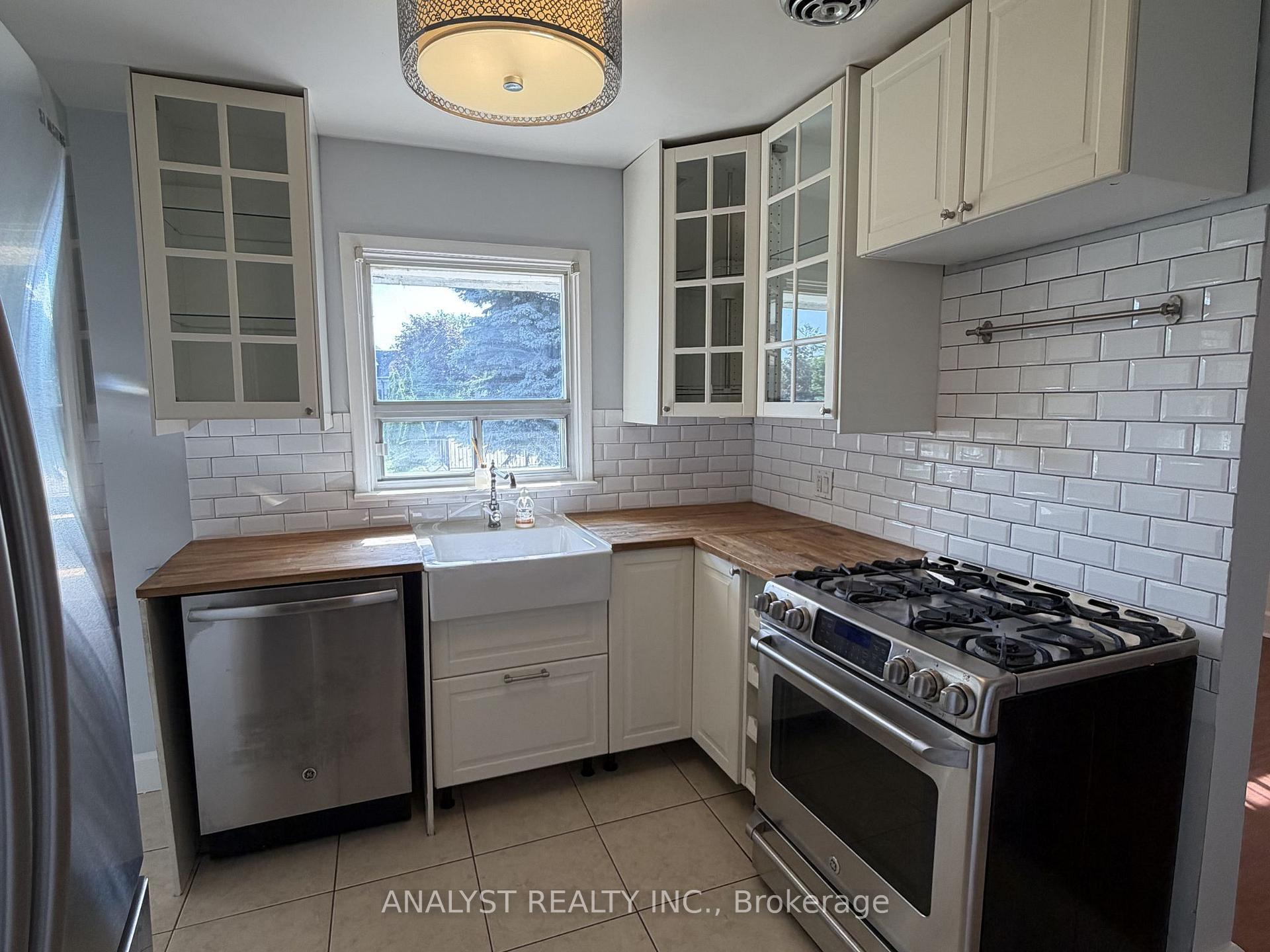 Photo 12 of 70 Simmons Street, Vaughan, Elder Mills — HOMEH