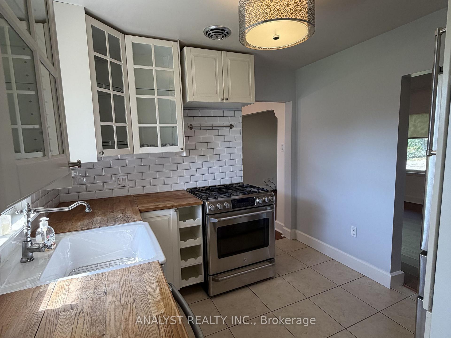 Photo 13 of 70 Simmons Street, Vaughan, Elder Mills — HOMEH