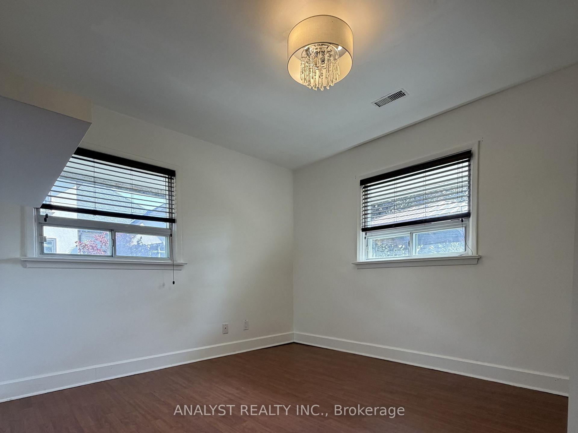 Photo 17 of 70 Simmons Street, Vaughan, Elder Mills — HOMEH