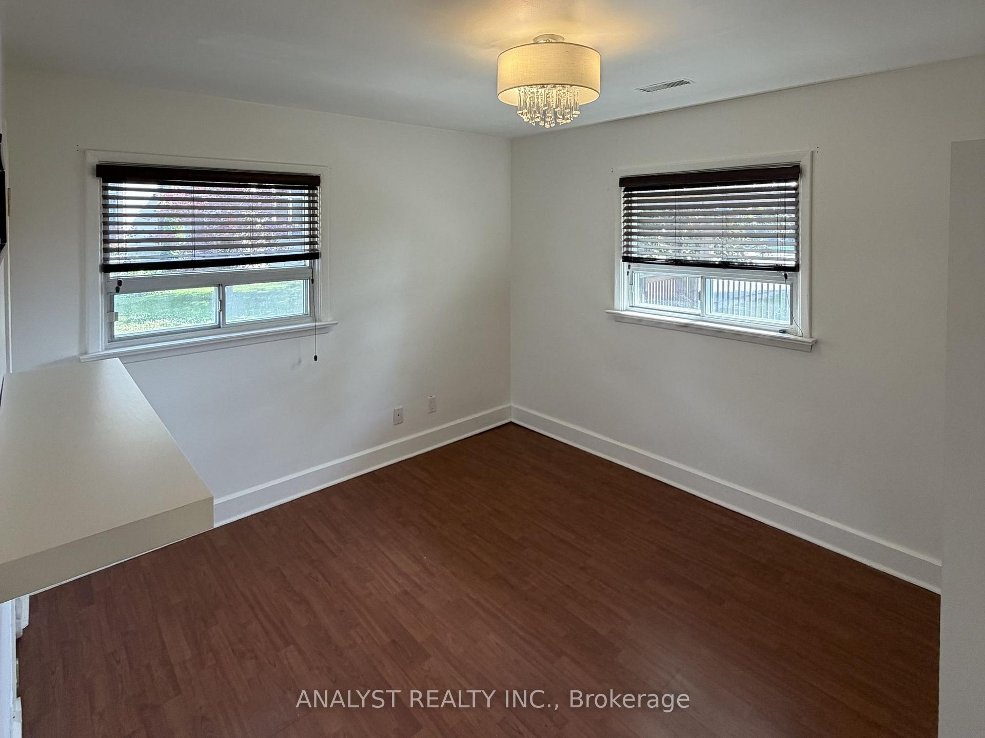 Photo 18 of 70 Simmons Street, Vaughan, Elder Mills — HOMEH