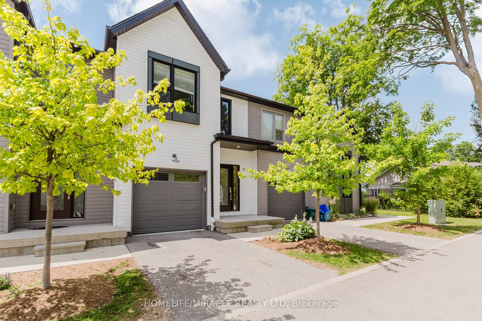 Photo 3 of Unit Unit 17, 110 Fergus Avenue, Kitchener, Stanley Park — HOMEH