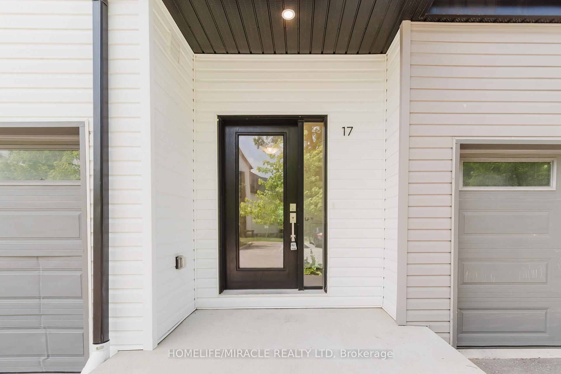 Photo 4 of Unit Unit 17, 110 Fergus Avenue, Kitchener, Stanley Park — HOMEH