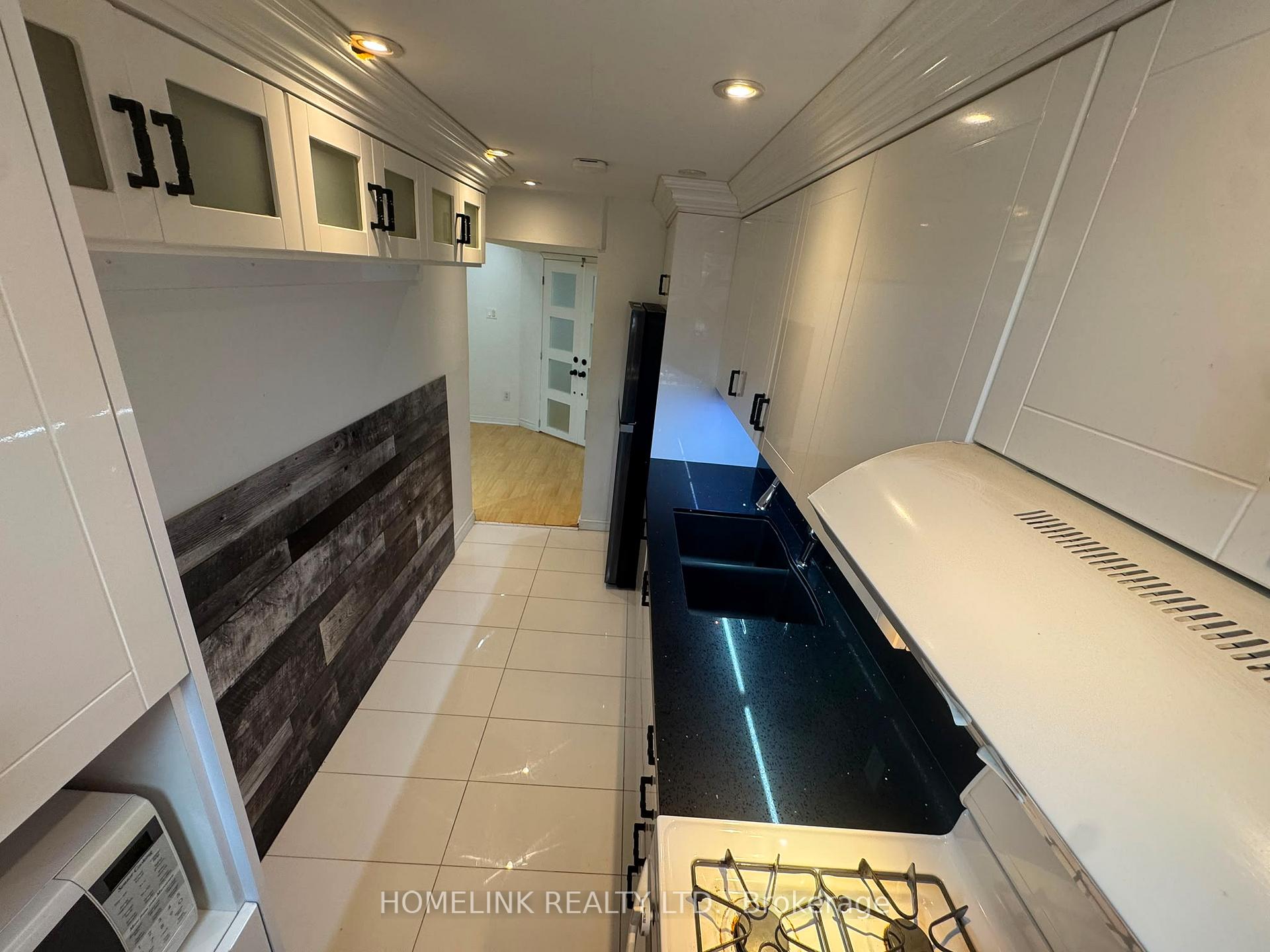 Photo 11 of 1115 Silverfox Court, Oshawa, Pinecrest — HOMEH