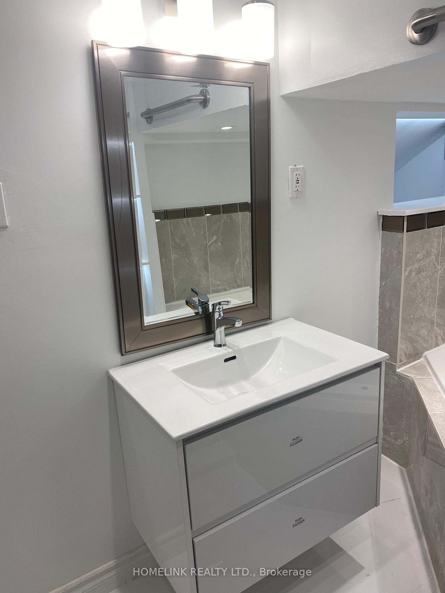 Photo 16 of 1115 Silverfox Court, Oshawa, Pinecrest — HOMEH