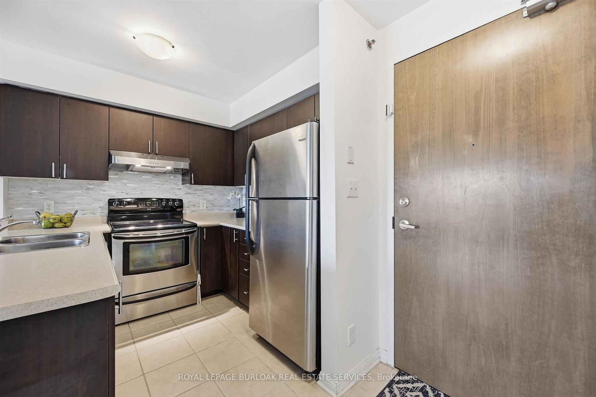 Photo 3 of Unit 303, 3060 Rotary Way, Burlington, Alton — HOMEH