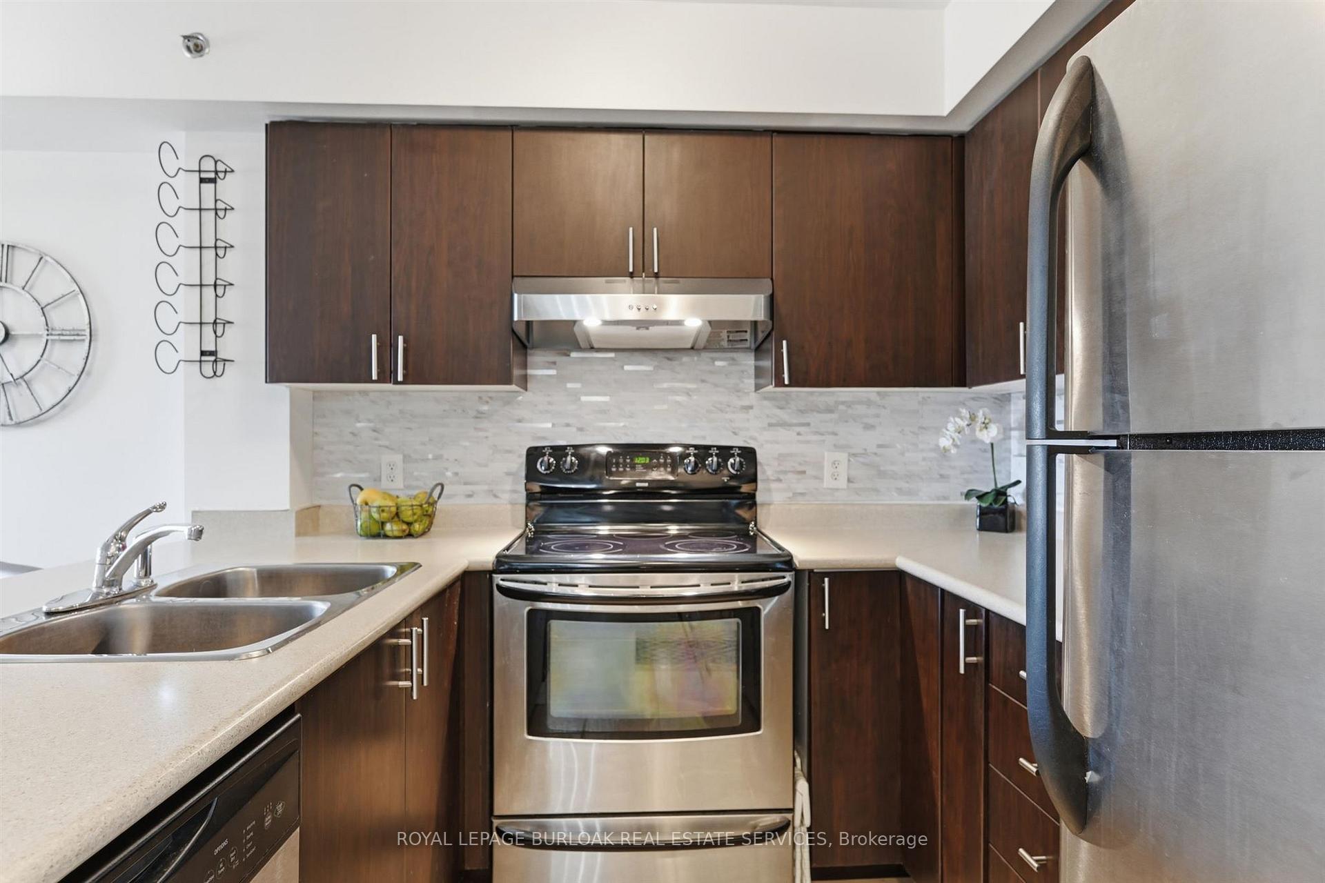 Photo 5 of Unit 303, 3060 Rotary Way, Burlington, Alton — HOMEH