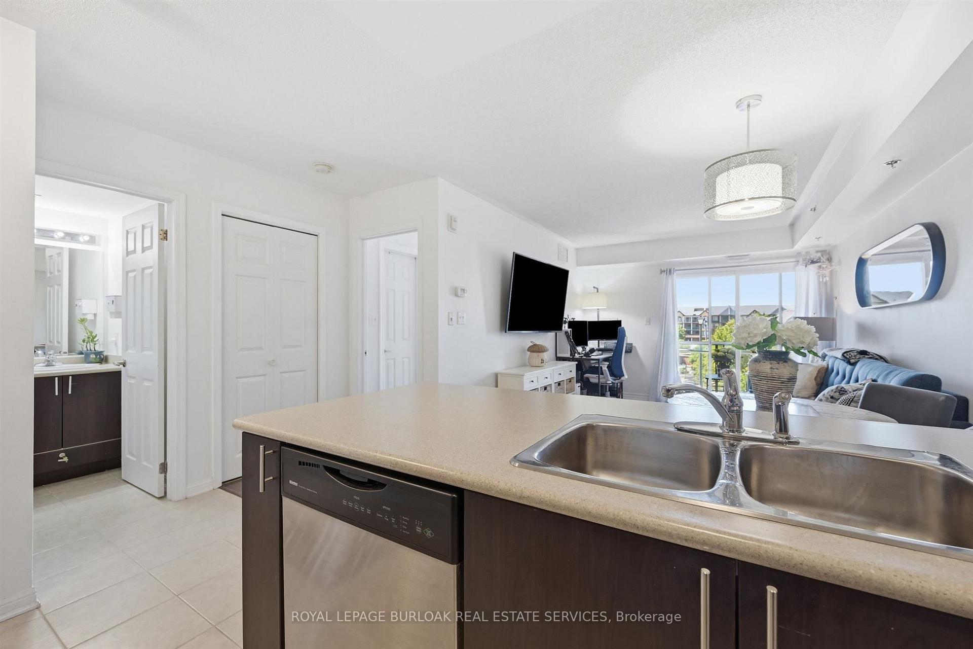 Photo 6 of Unit 303, 3060 Rotary Way, Burlington, Alton — HOMEH