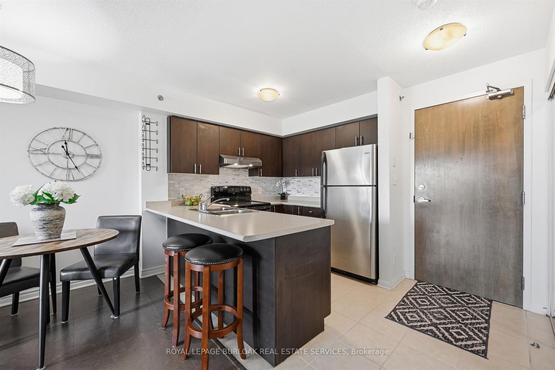 Photo 8 of Unit 303, 3060 Rotary Way, Burlington, Alton — HOMEH