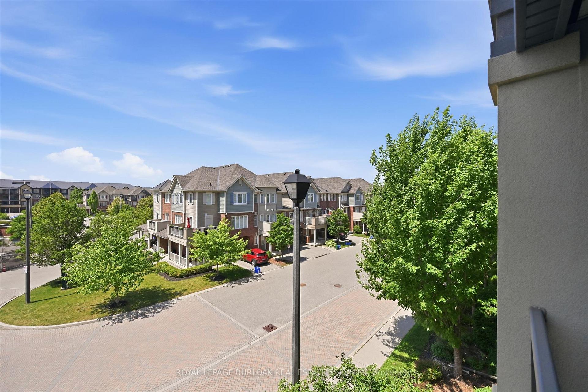Photo 14 of Unit 303, 3060 Rotary Way, Burlington, Alton — HOMEH