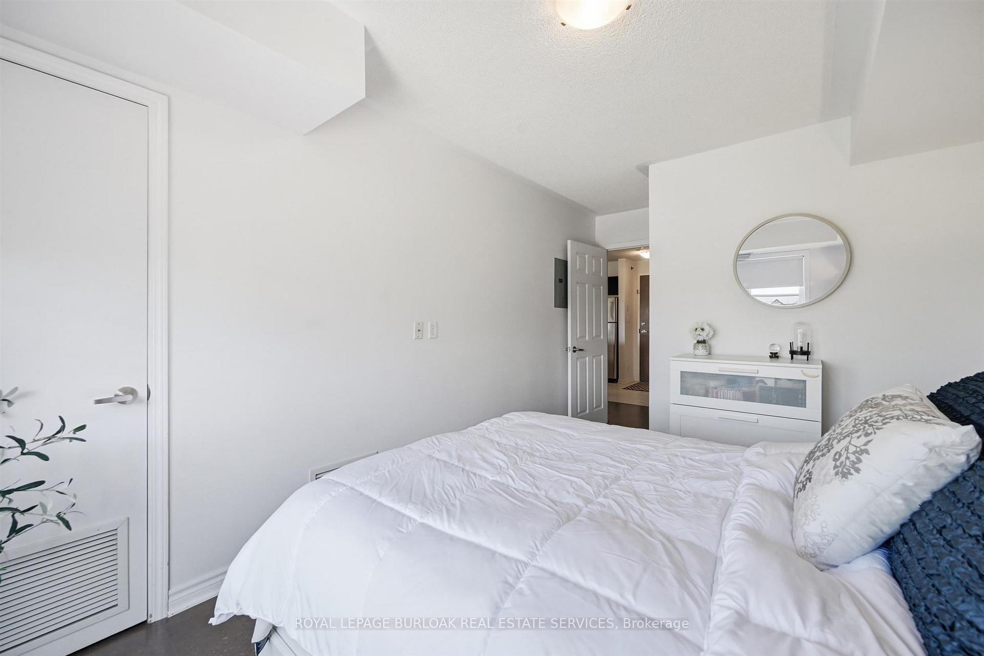 Photo 17 of Unit 303, 3060 Rotary Way, Burlington, Alton — HOMEH