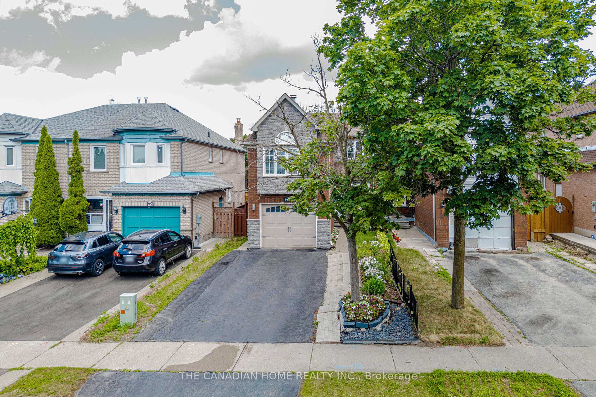Photo 2 of 67 Bighorn Crescent, Brampton, Sandringham-Wellington — HOMEH