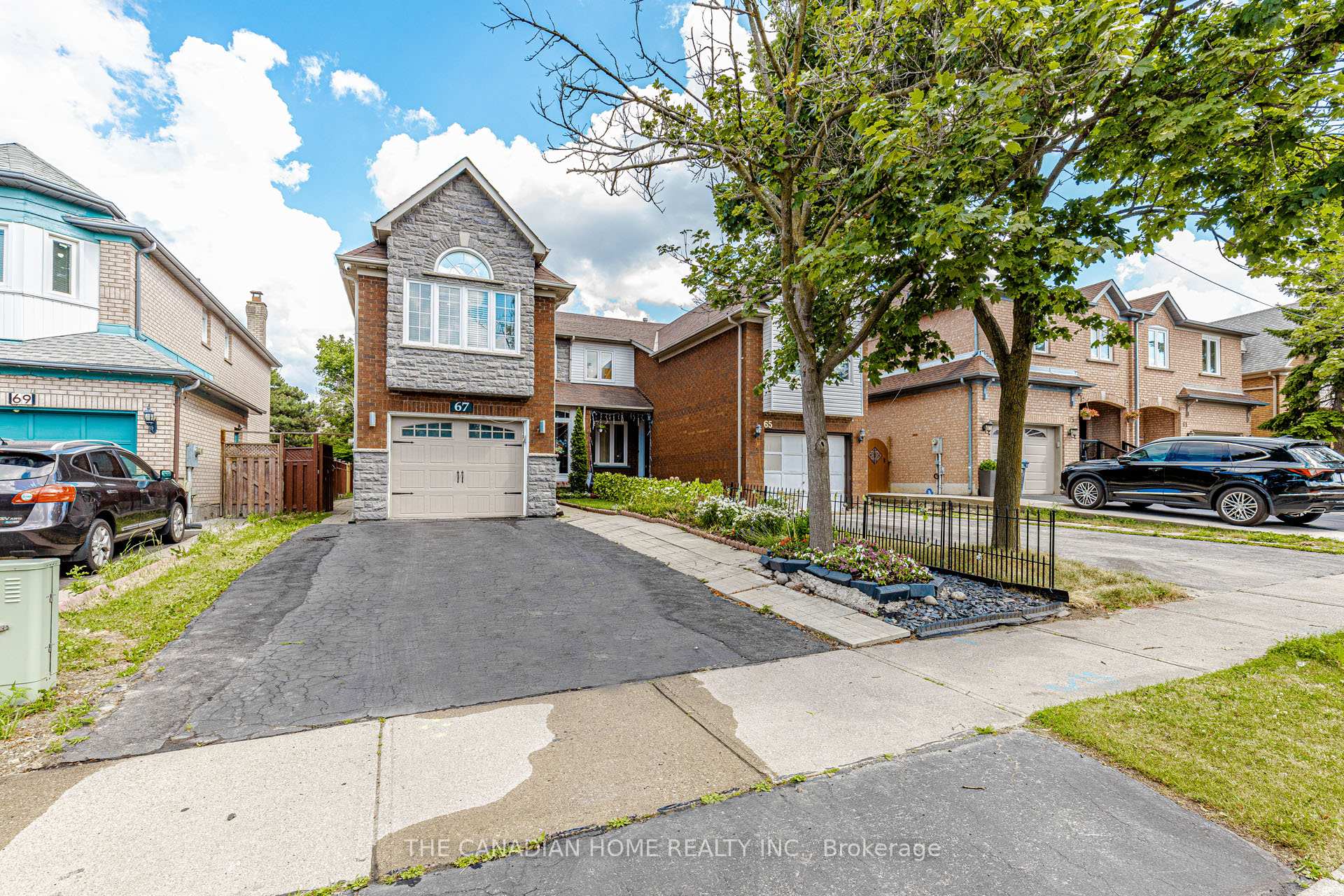 Photo 3 of 67 Bighorn Crescent, Brampton, Sandringham-Wellington — HOMEH