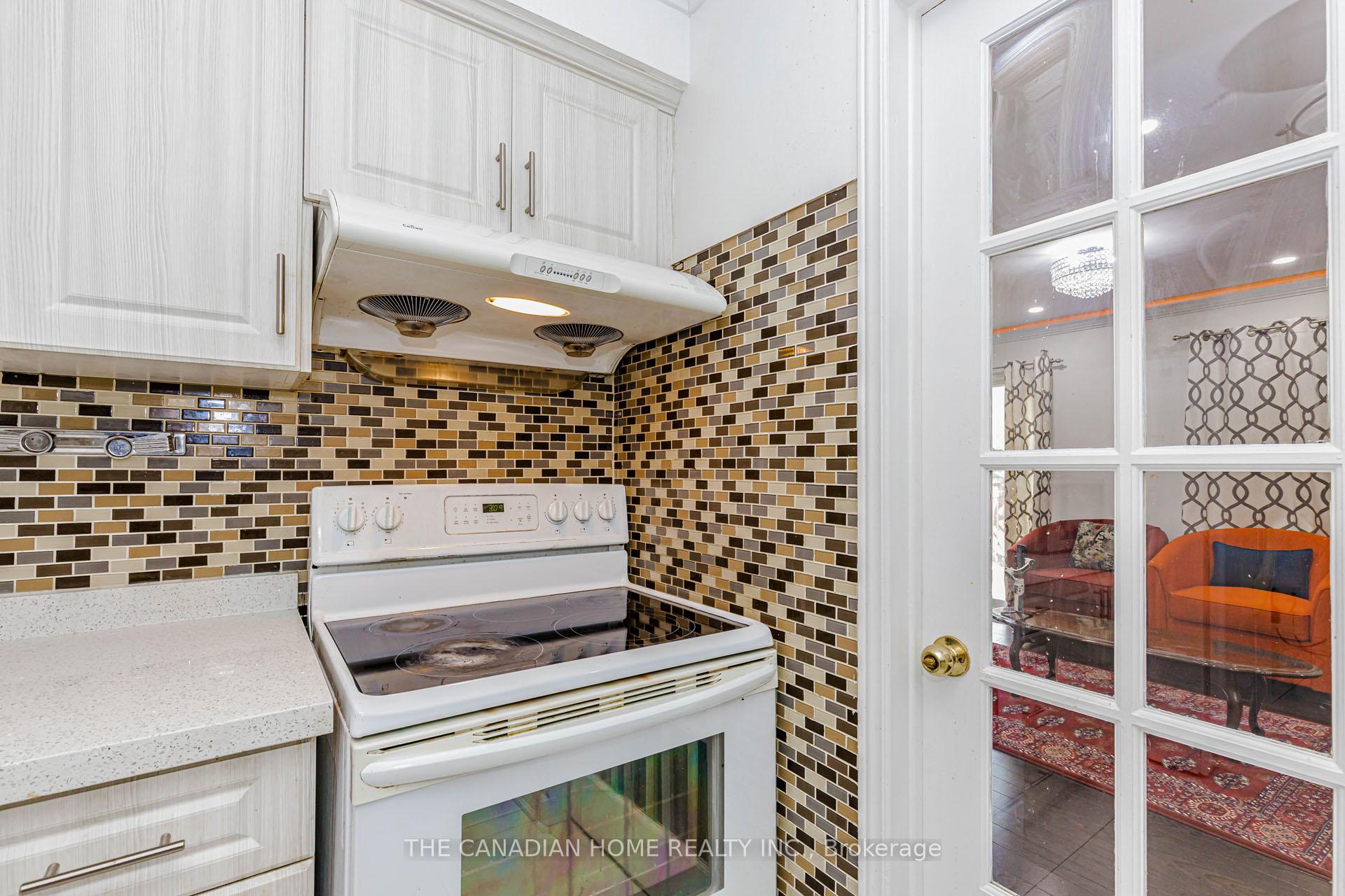 Photo 10 of 67 Bighorn Crescent, Brampton, Sandringham-Wellington — HOMEH