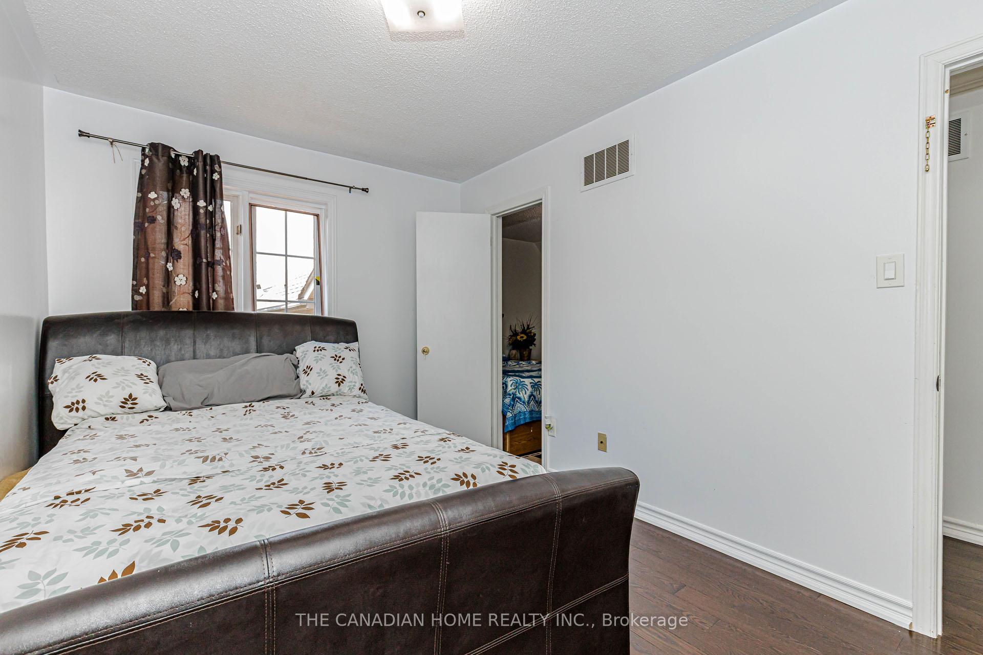 Photo 28 of 67 Bighorn Crescent, Brampton, Sandringham-Wellington — HOMEH