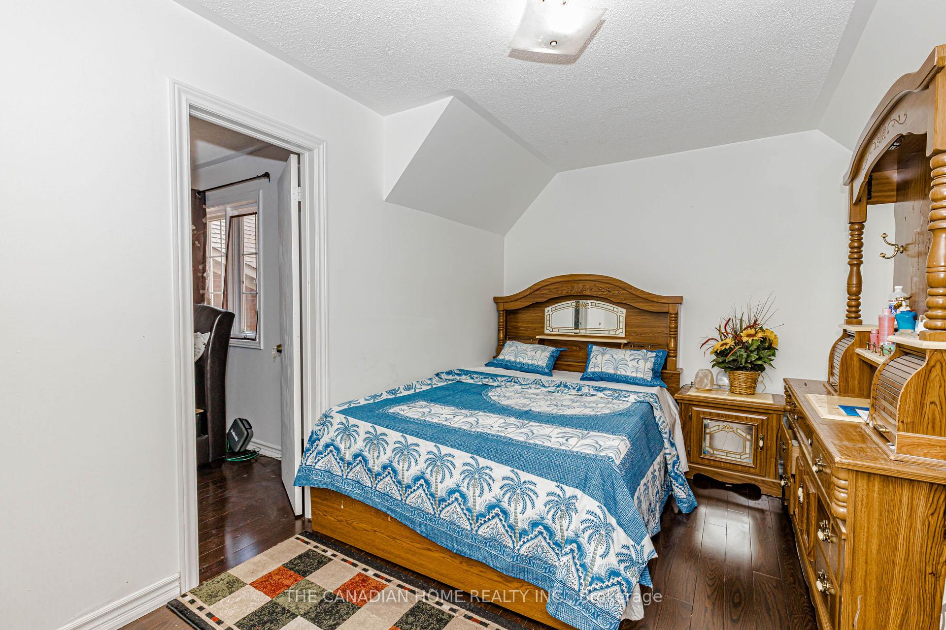 Photo 30 of 67 Bighorn Crescent, Brampton, Sandringham-Wellington — HOMEH