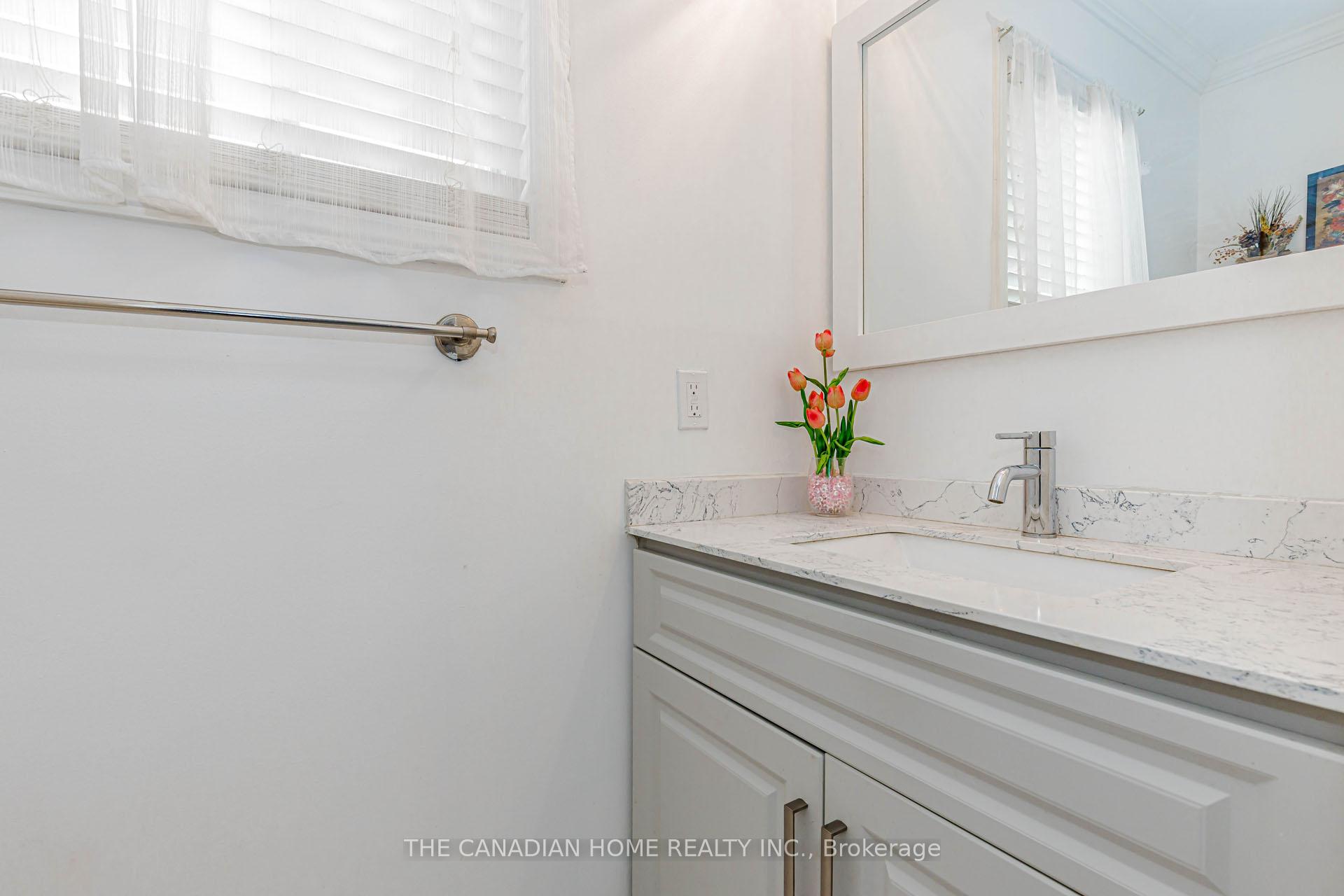 Photo 32 of 67 Bighorn Crescent, Brampton, Sandringham-Wellington — HOMEH