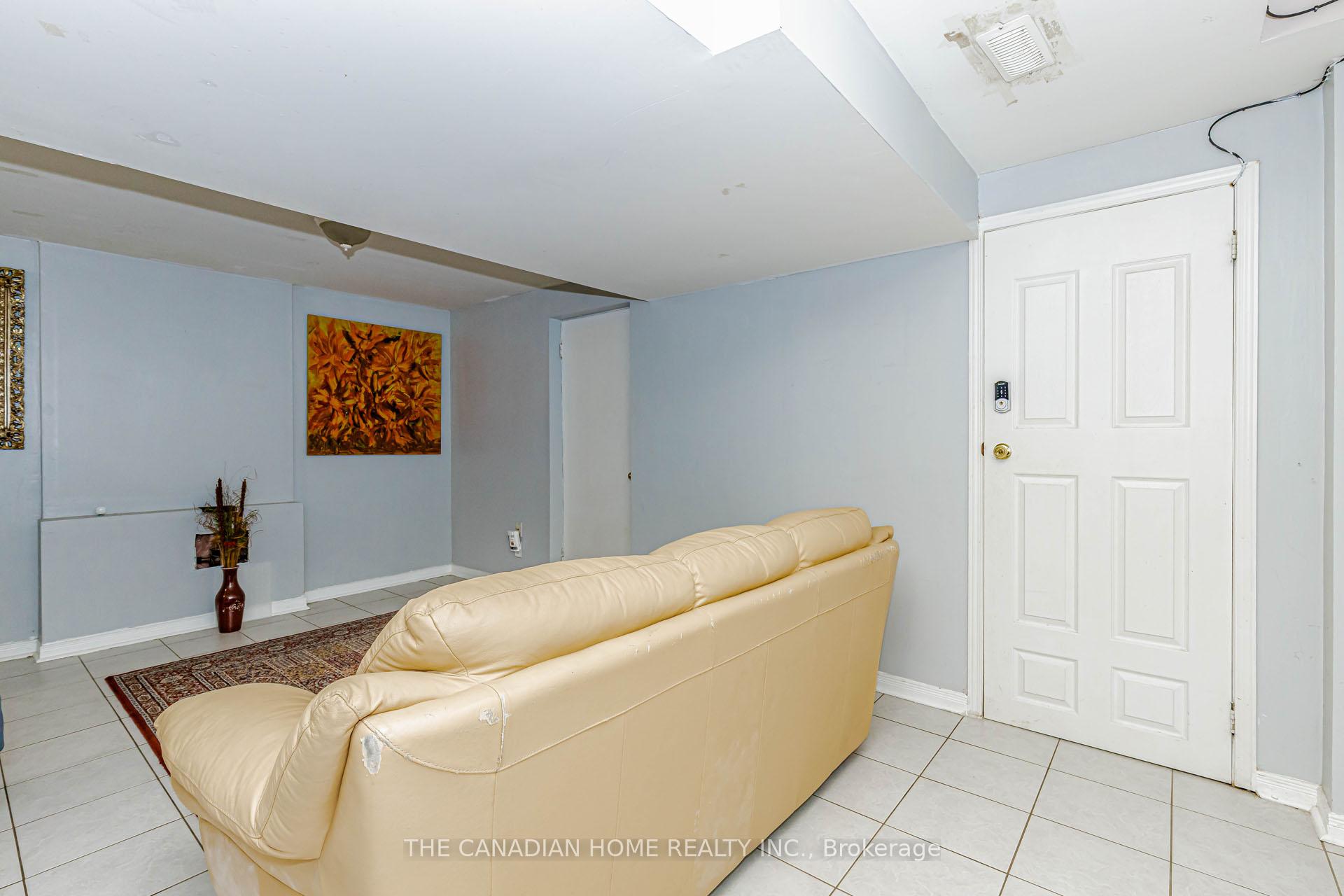 Photo 37 of 67 Bighorn Crescent, Brampton, Sandringham-Wellington — HOMEH