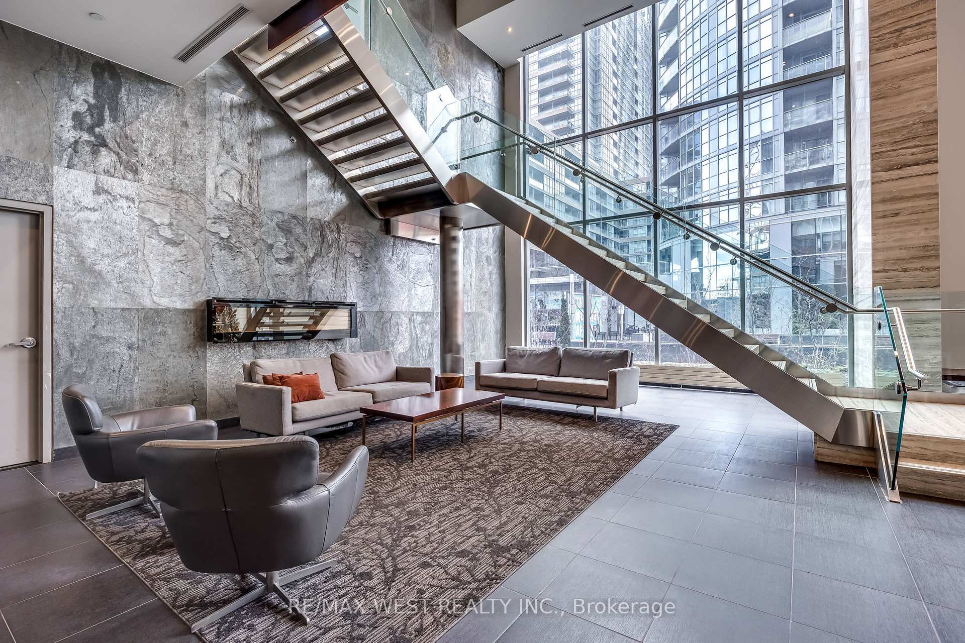 Photo 3 of Unit 1106, 15 Iceboat Terrace, Toronto, Waterfront Communities — HOMEH