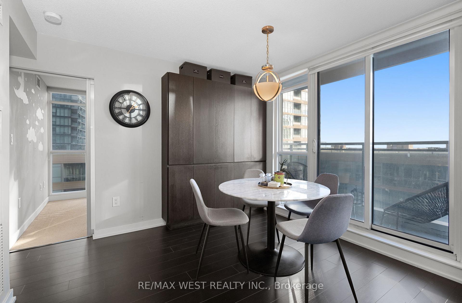 Photo 6 of Unit 1106, 15 Iceboat Terrace, Toronto, Waterfront Communities — HOMEH