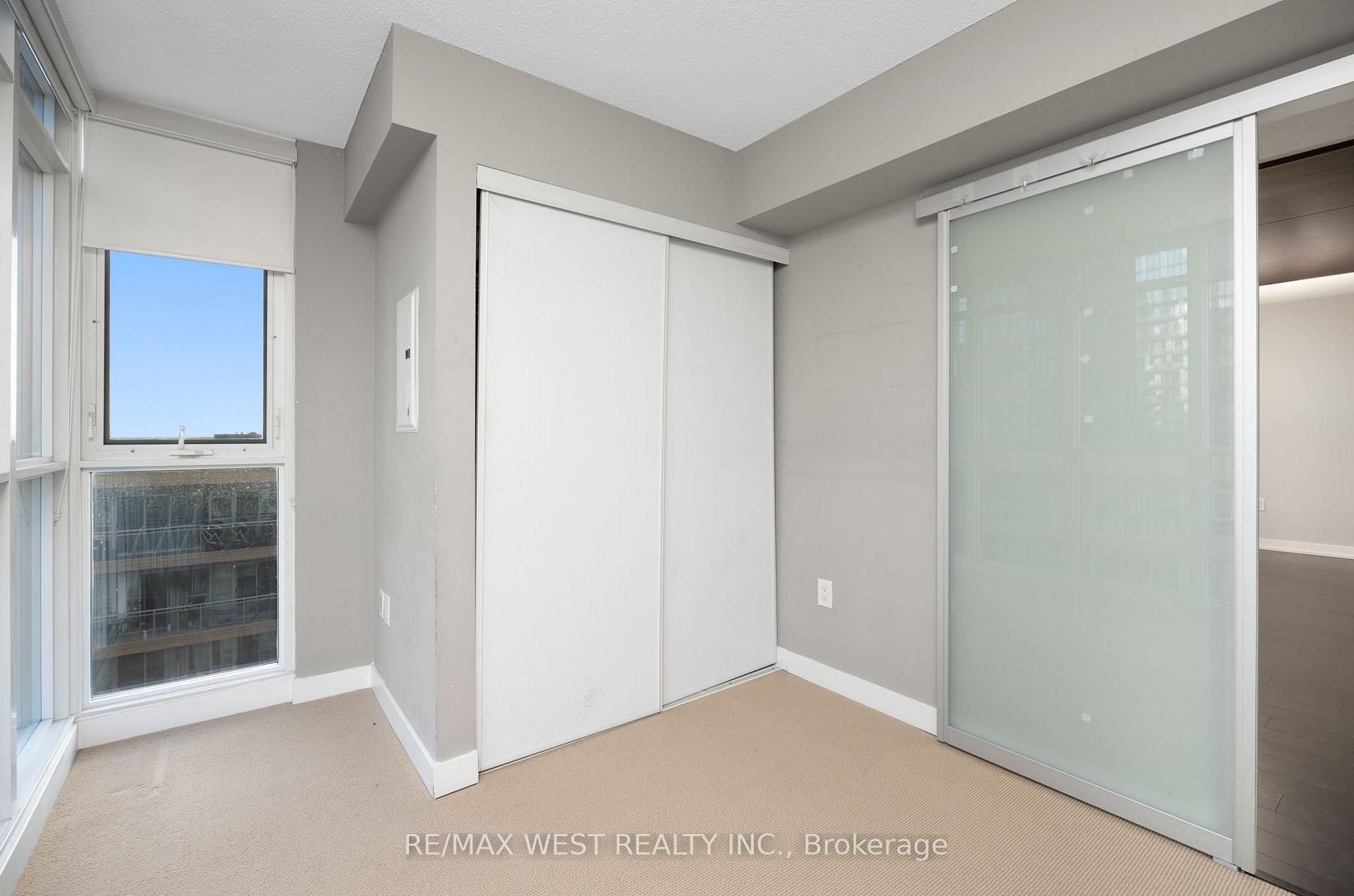 Photo 9 of Unit 1106, 15 Iceboat Terrace, Toronto, Waterfront Communities — HOMEH