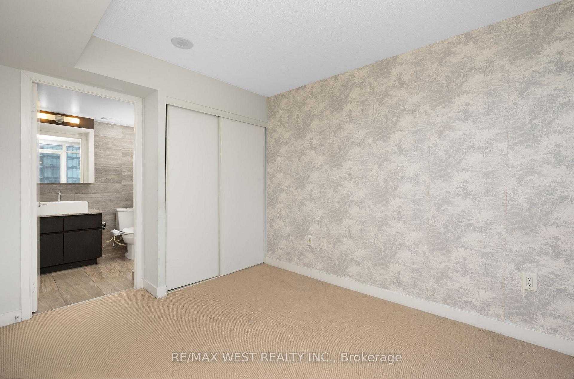 Photo 11 of Unit 1106, 15 Iceboat Terrace, Toronto, Waterfront Communities — HOMEH