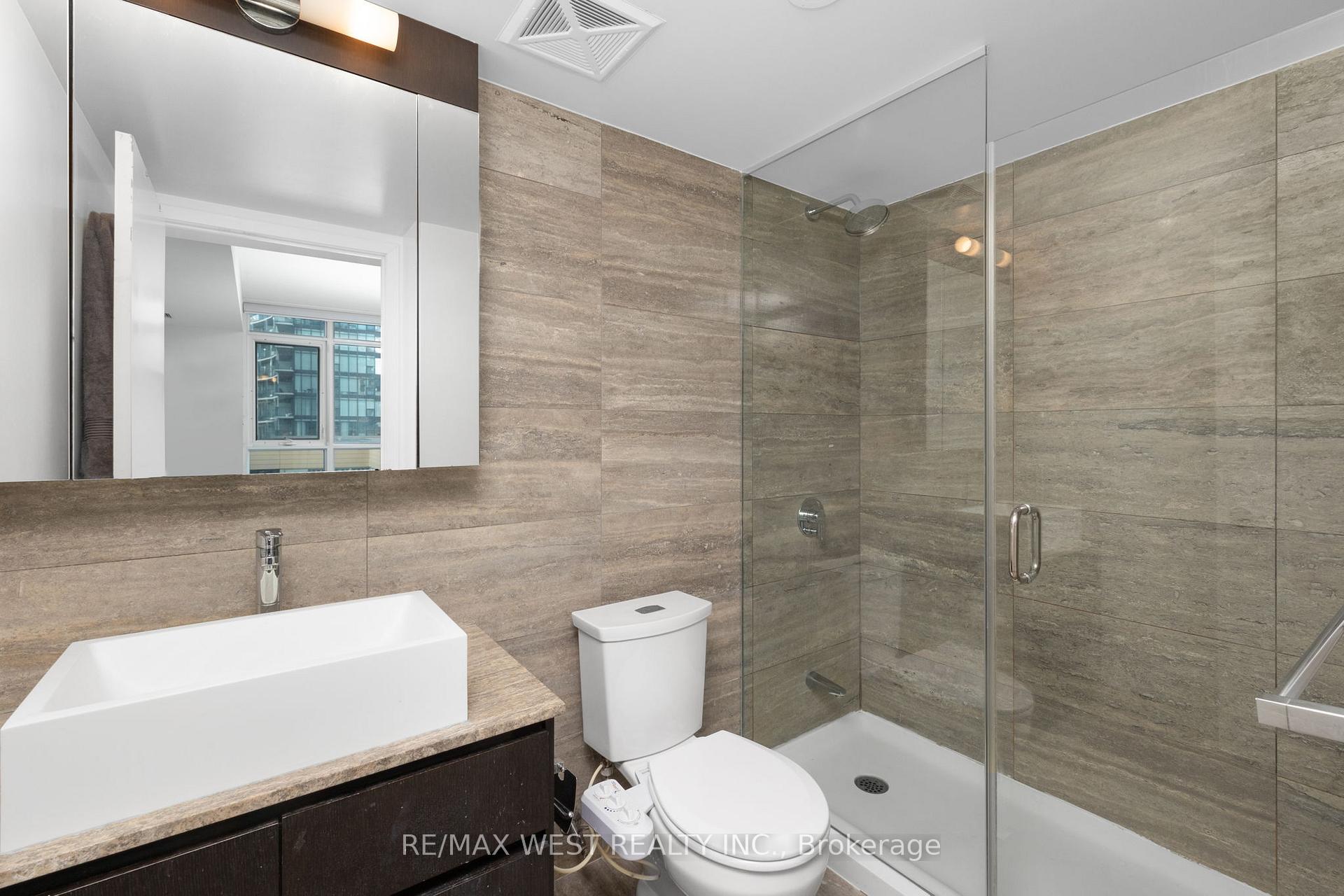 Photo 12 of Unit 1106, 15 Iceboat Terrace, Toronto, Waterfront Communities — HOMEH