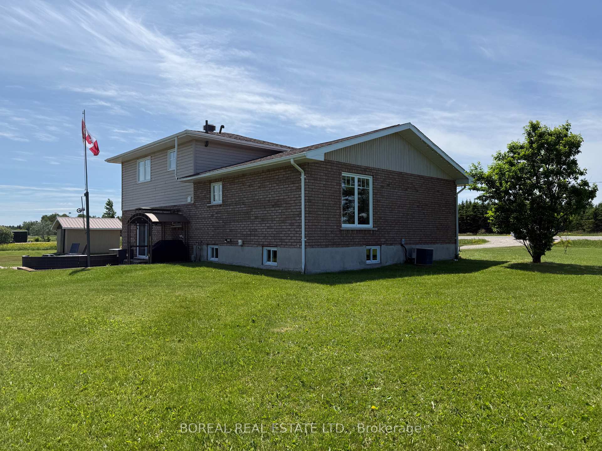 Photo 4 of 1476 Highway 11 S, Cochrane — HOMEH