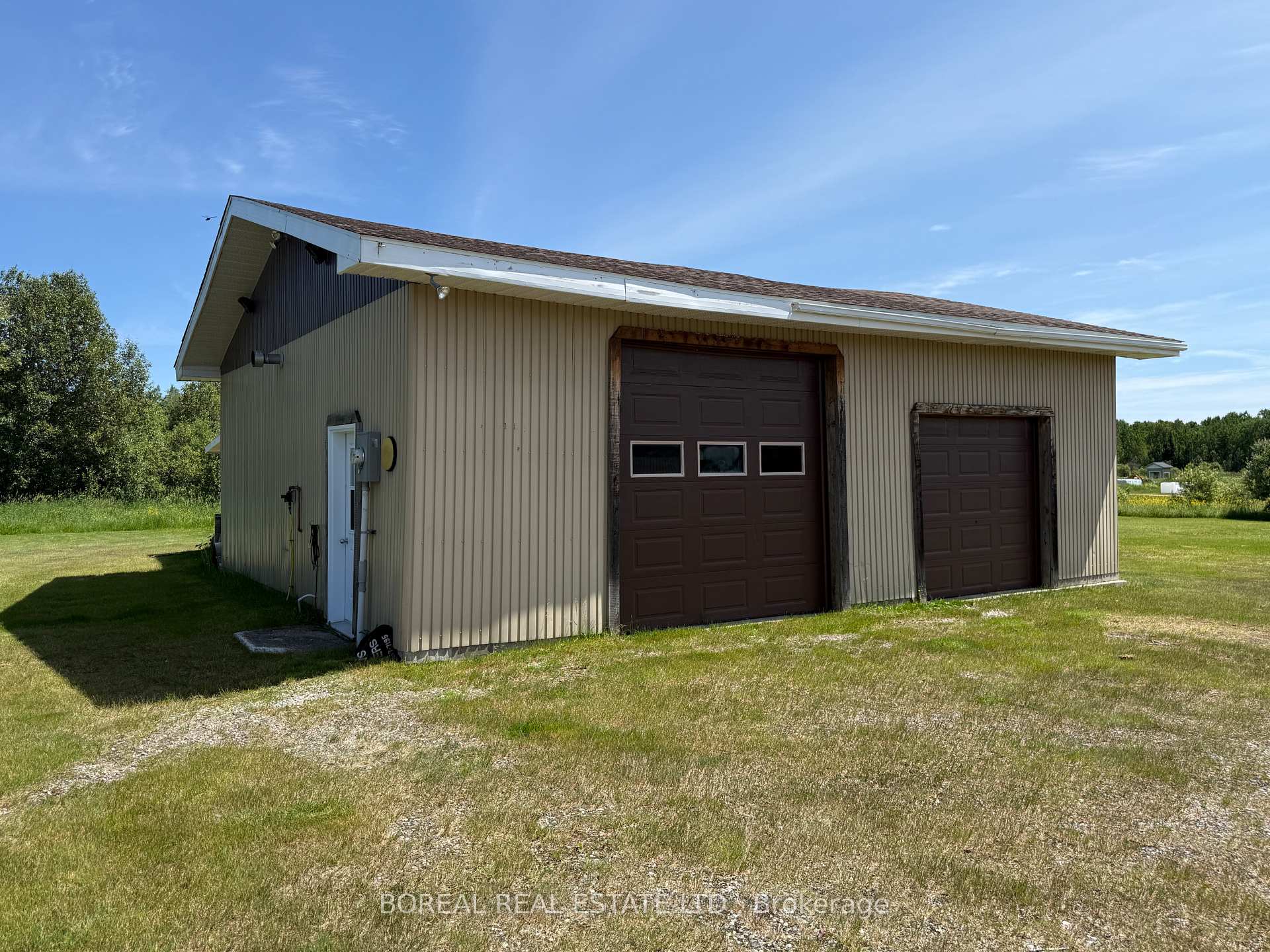 Photo 10 of 1476 Highway 11 S, Cochrane — HOMEH