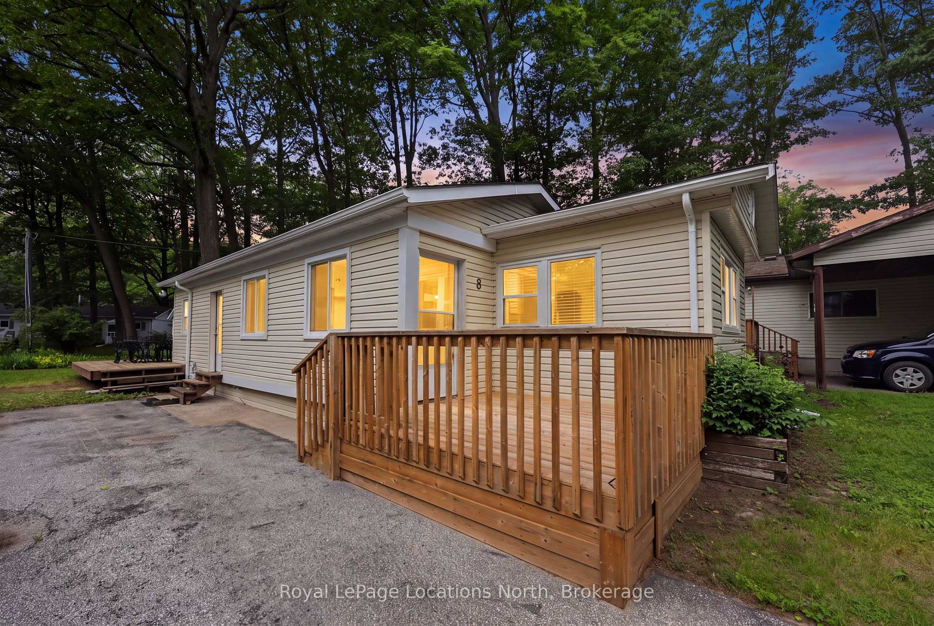 Photo 2 of 8 Shaw Street, Wasaga Beach — HOMEH