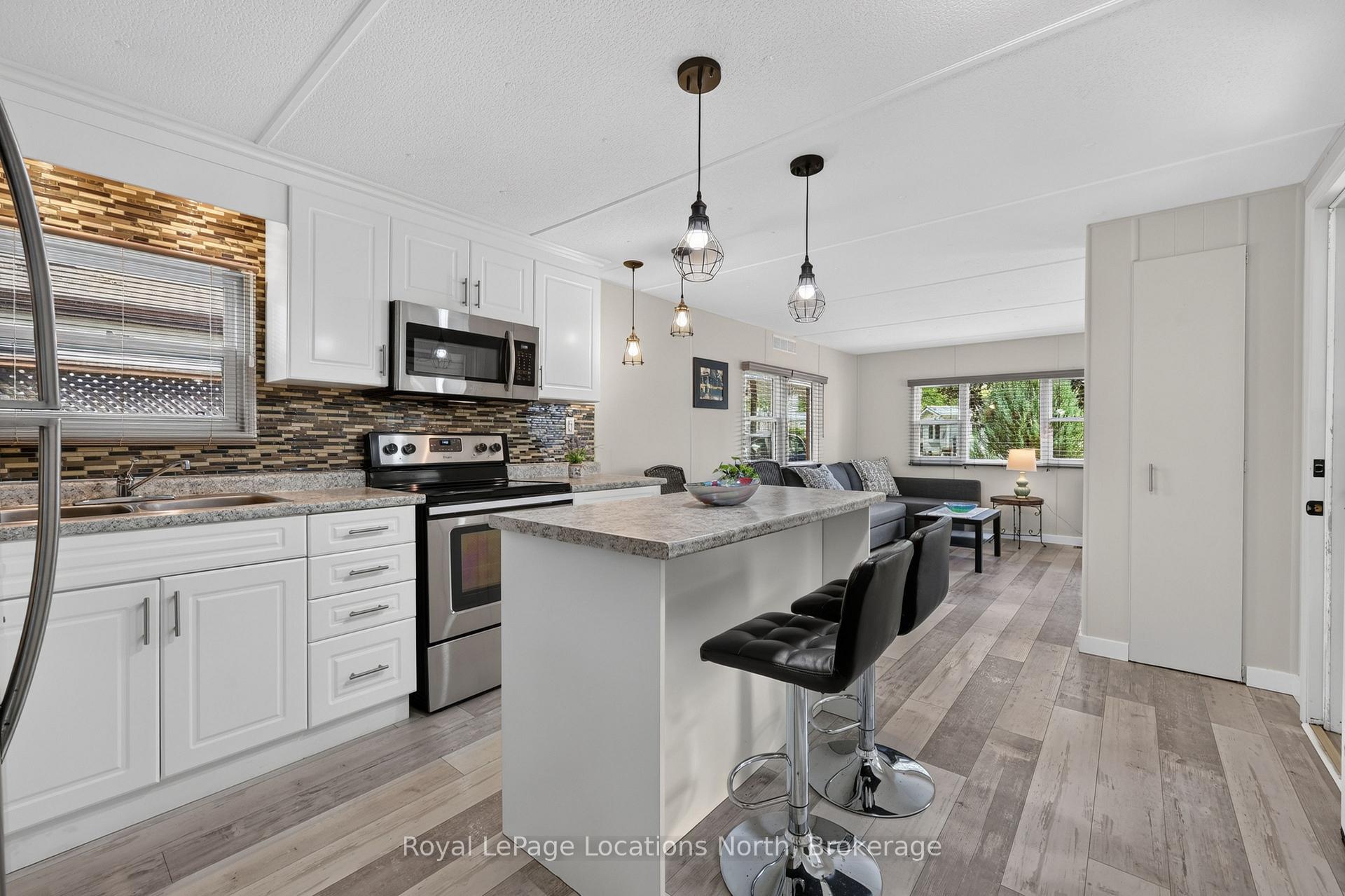 Photo 9 of 8 Shaw Street, Wasaga Beach — HOMEH