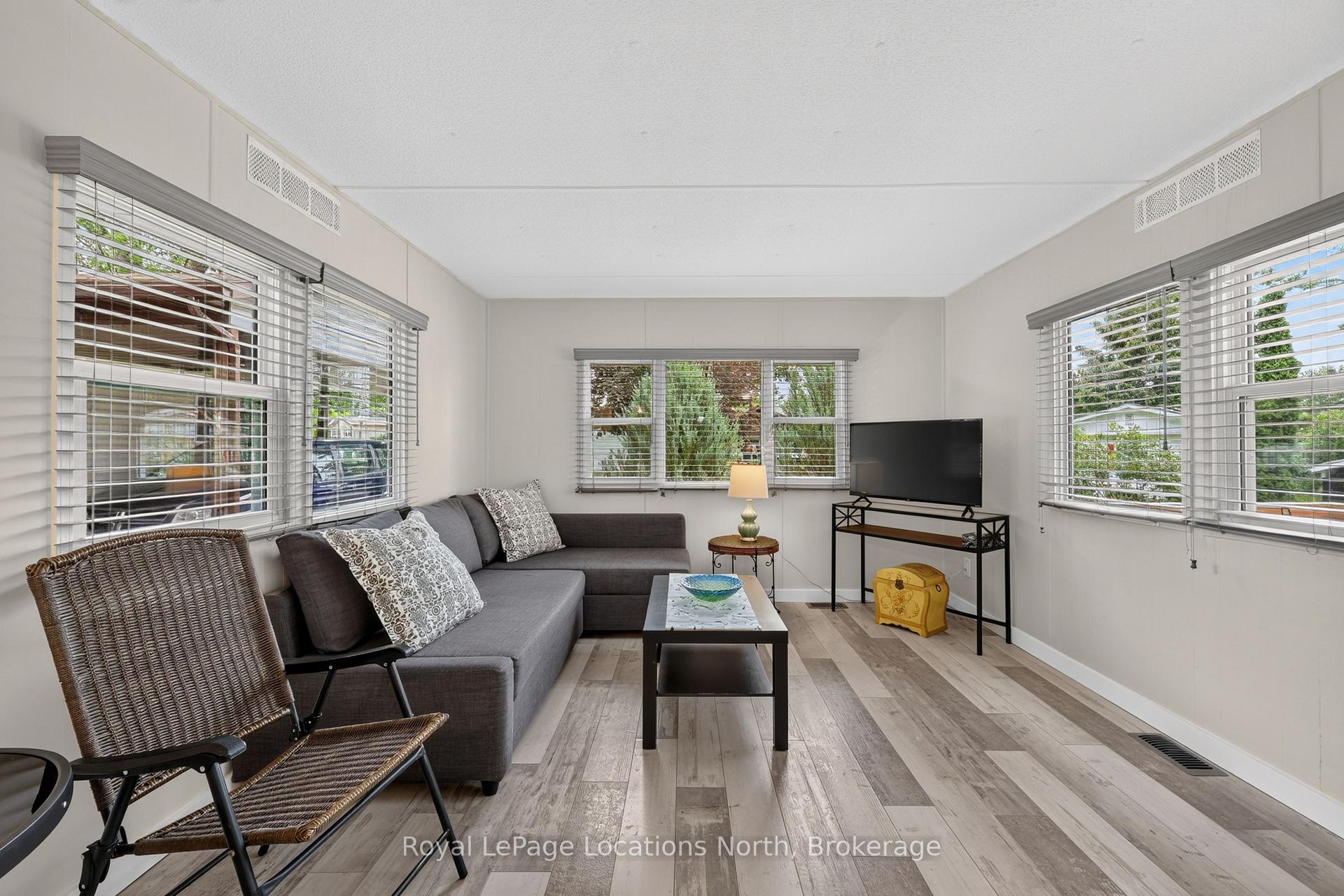 Photo 12 of 8 Shaw Street, Wasaga Beach — HOMEH