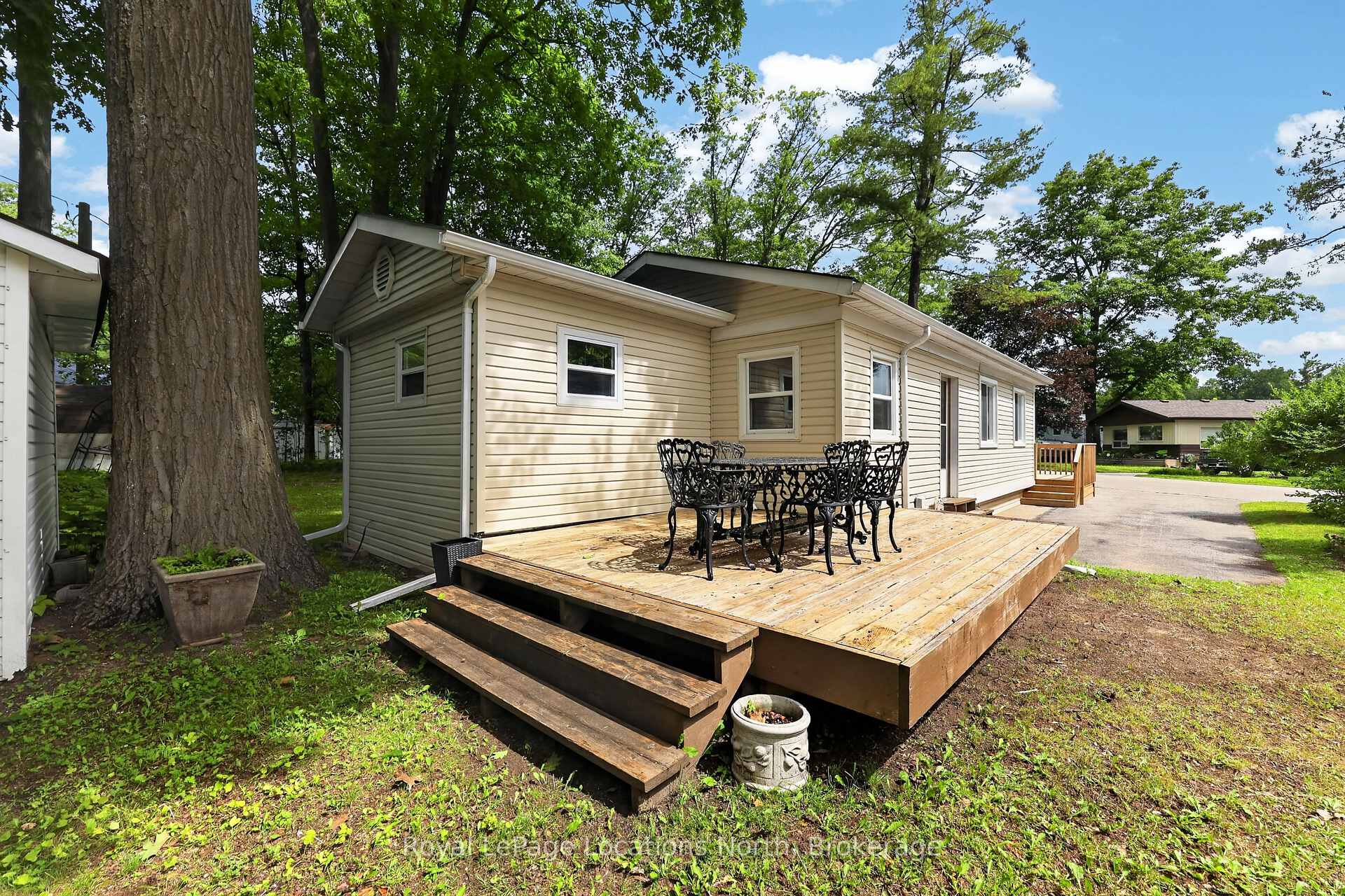 Photo 24 of 8 Shaw Street, Wasaga Beach — HOMEH