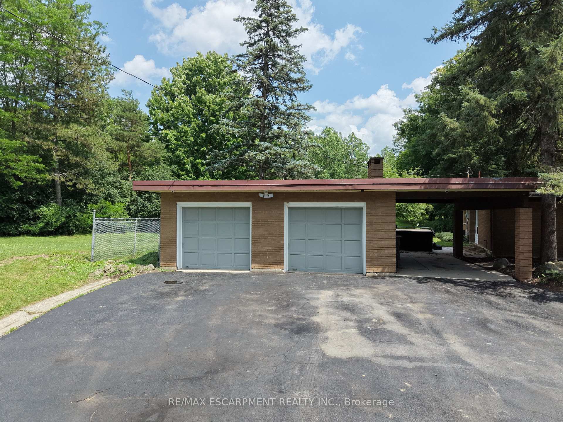 Photo 5 of 560 Crane Court, Burlington, Grindstone — HOMEH