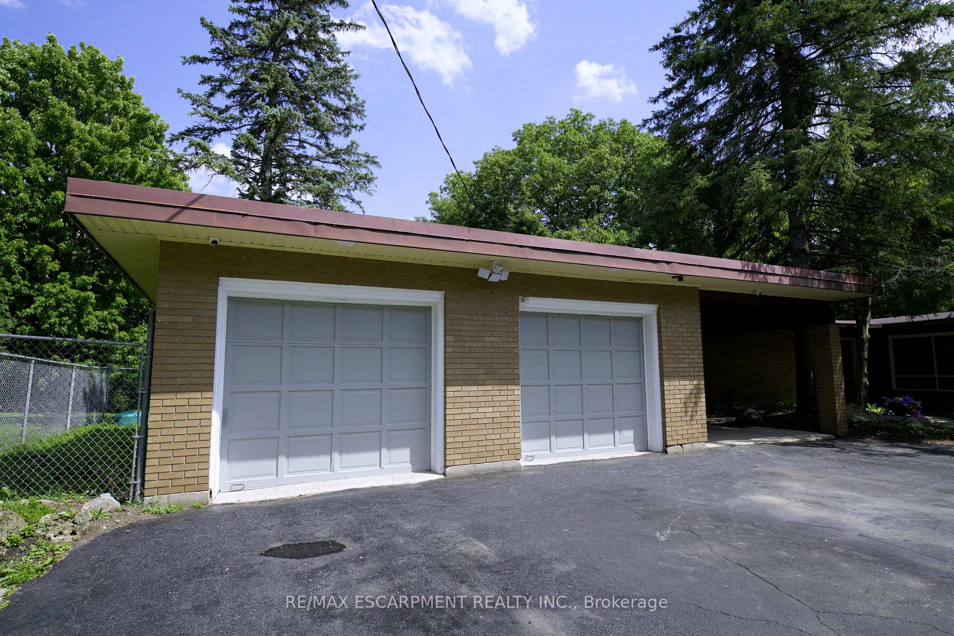 Photo 6 of 560 Crane Court, Burlington, Grindstone — HOMEH