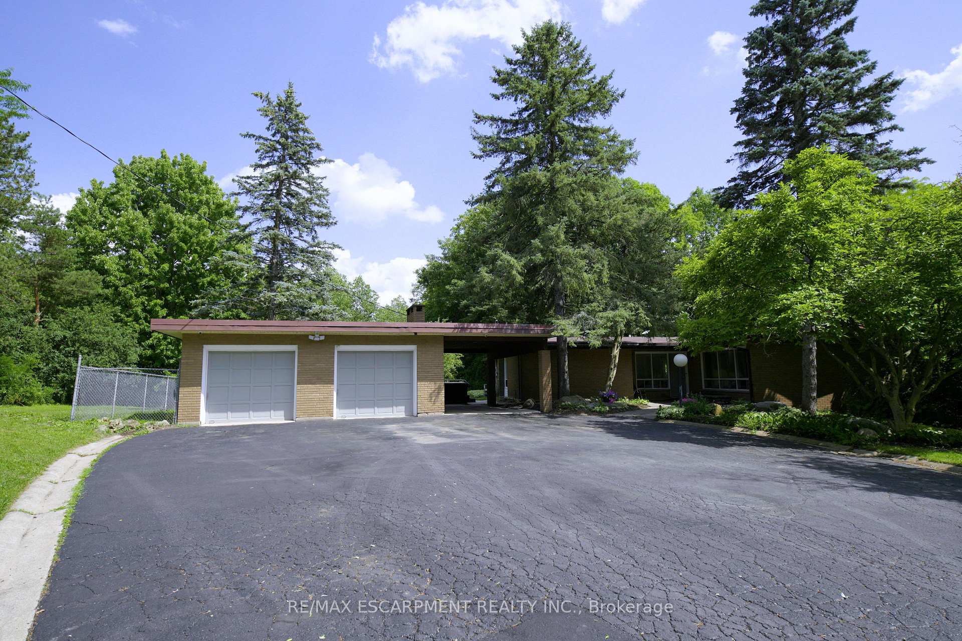 Photo 7 of 560 Crane Court, Burlington, Grindstone — HOMEH
